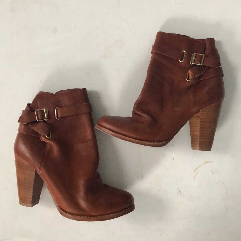 Joie • brown leather booties